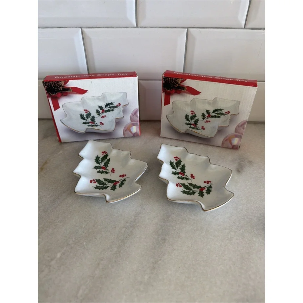 Set Of 2 Vintage Christmas Tree Candy Nut Dish W/holly Porcelain GW002
